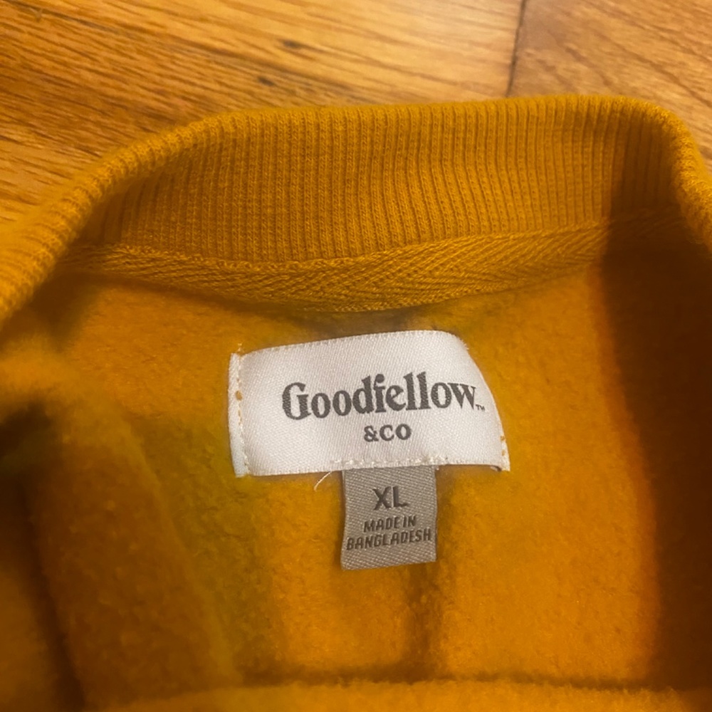 Crewneck - Picture 2 of 2